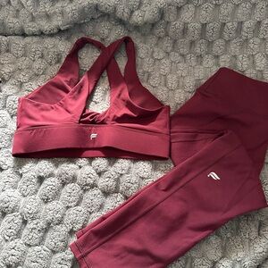 Fabletics Women's Wine Cross-Back Sports Bra
